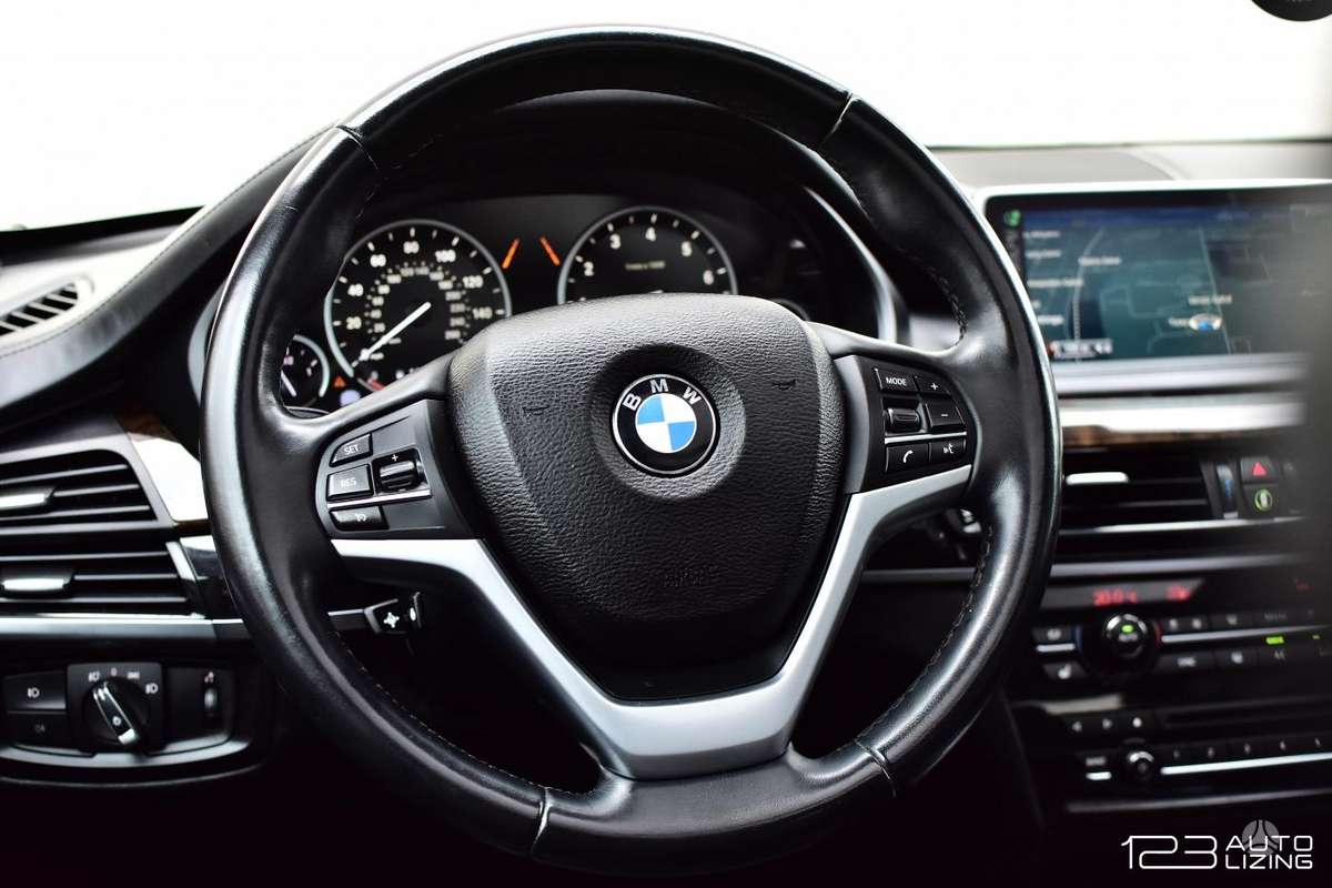 BMW X5, 4.4 l., off-road / crossover