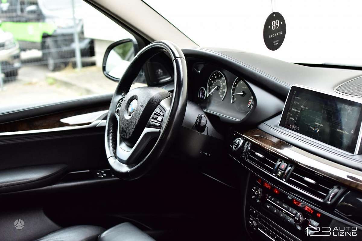 BMW X5, 4.4 l., off-road / crossover