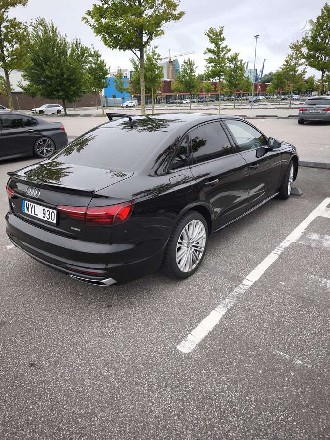 Audi A4, 2.0 l., Седан
