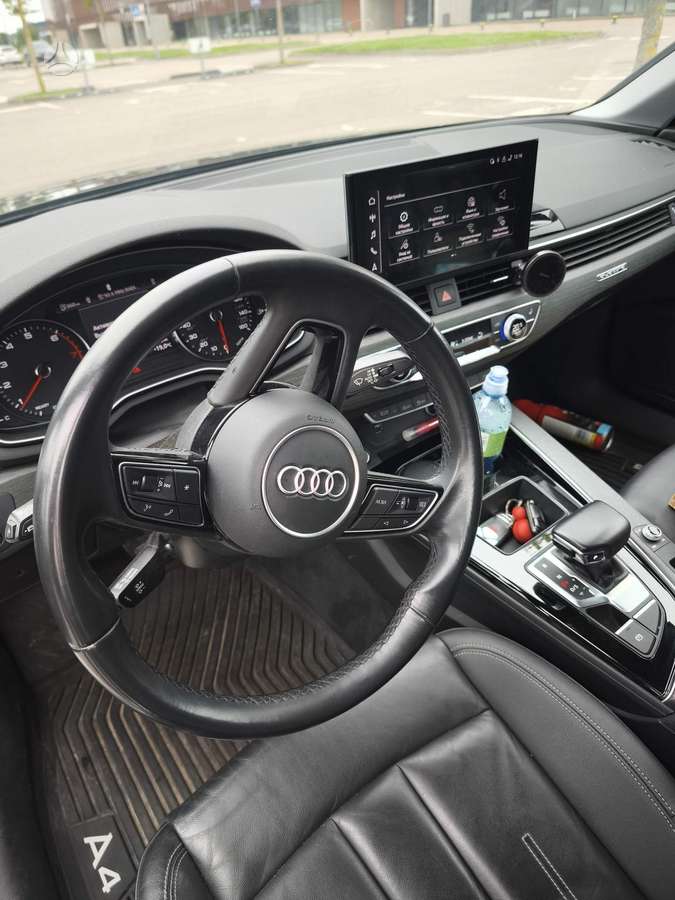 Audi A4, 2.0 l., Седан