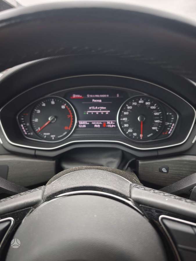 Audi A4, 2.0 l., Седан