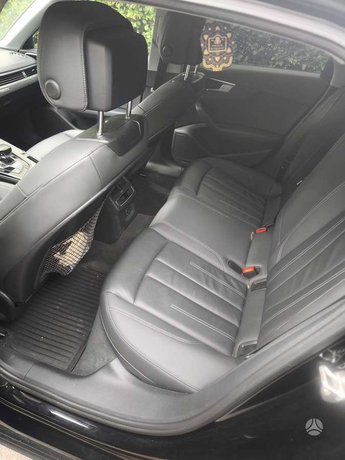 Audi A4, 2.0 l., Седан