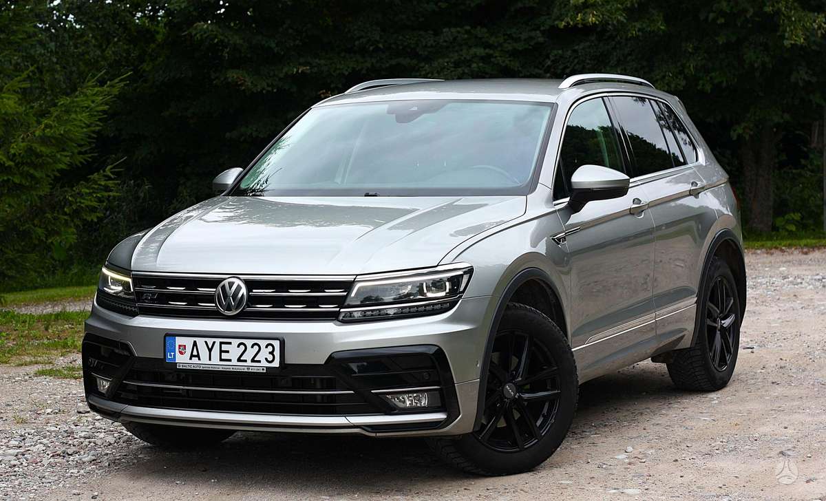 Volkswagen Tiguan - 1