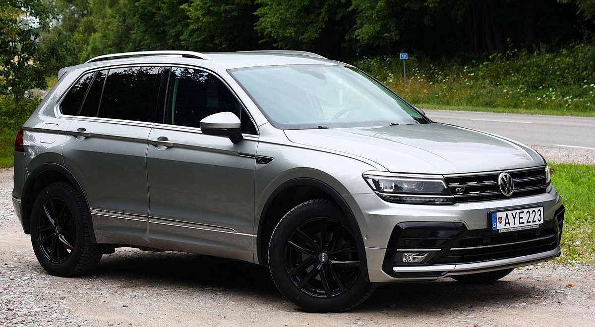 Volkswagen Tiguan - 10