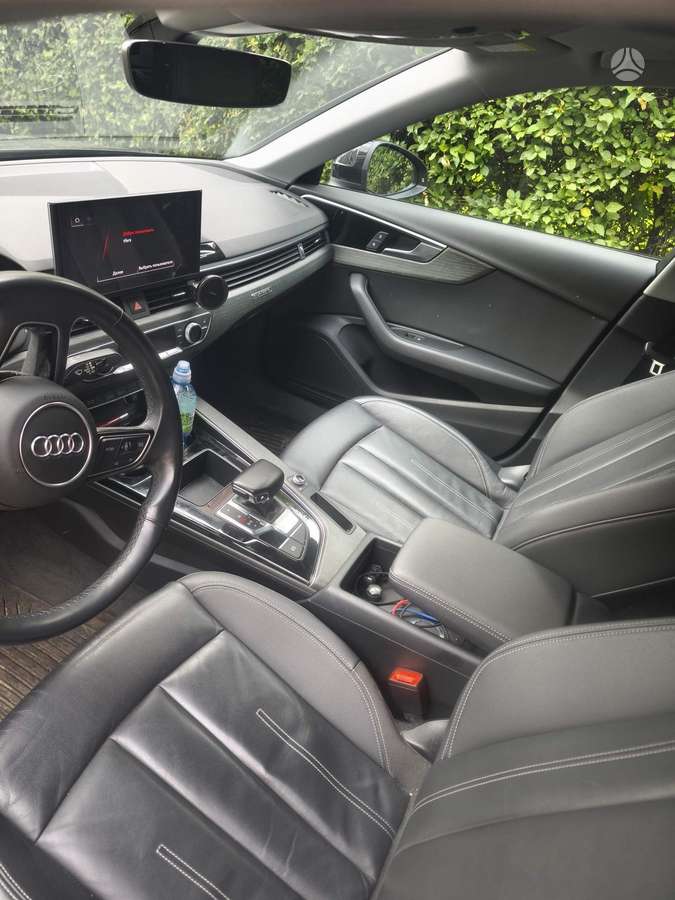 Audi A4, 2.0 l., Седан
