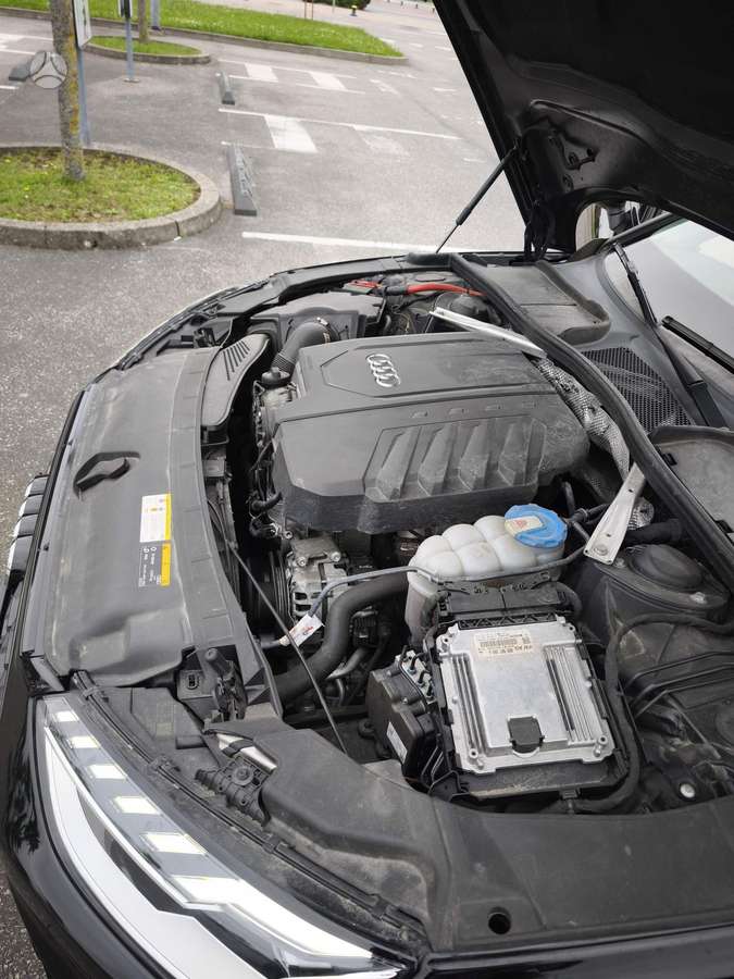 Audi A4, 2.0 l., Седан