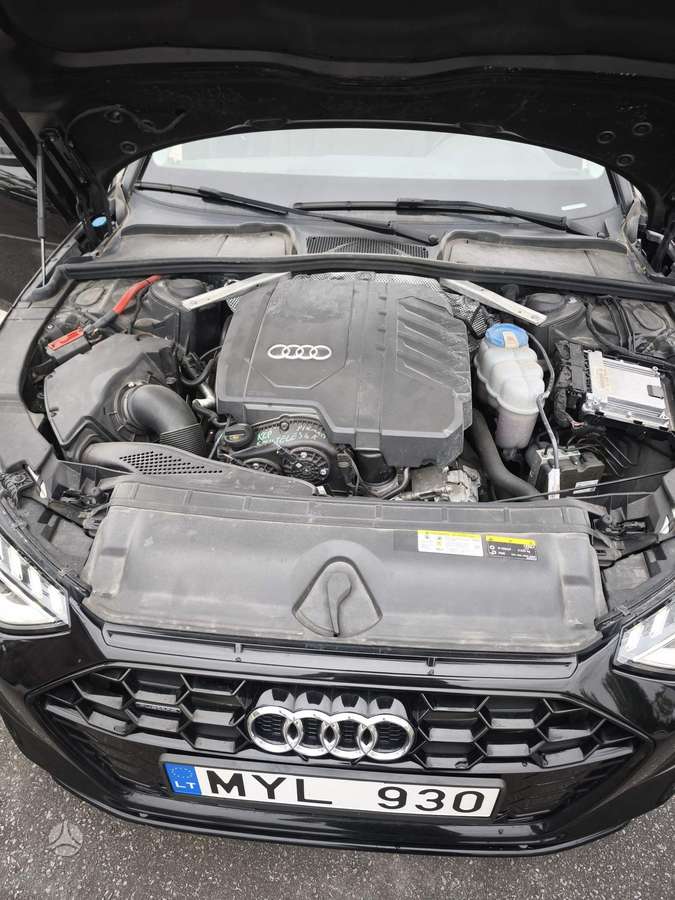 Audi A4, 2.0 l., Седан