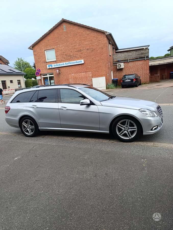Mercedes-Benz E220
