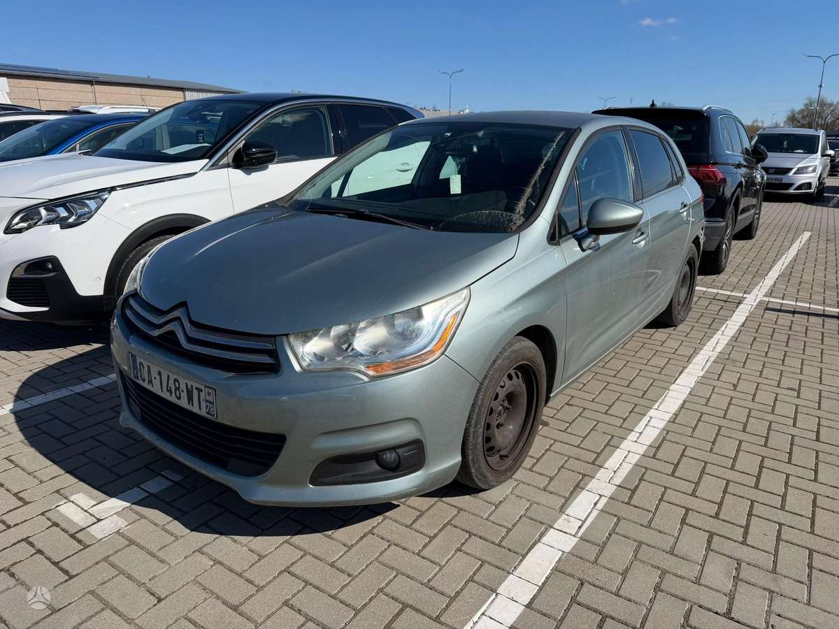 Citroen C4, 1.6 l., hatchback