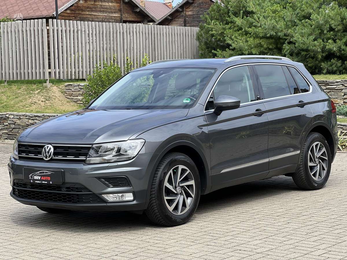 Volkswagen Tiguan - 1