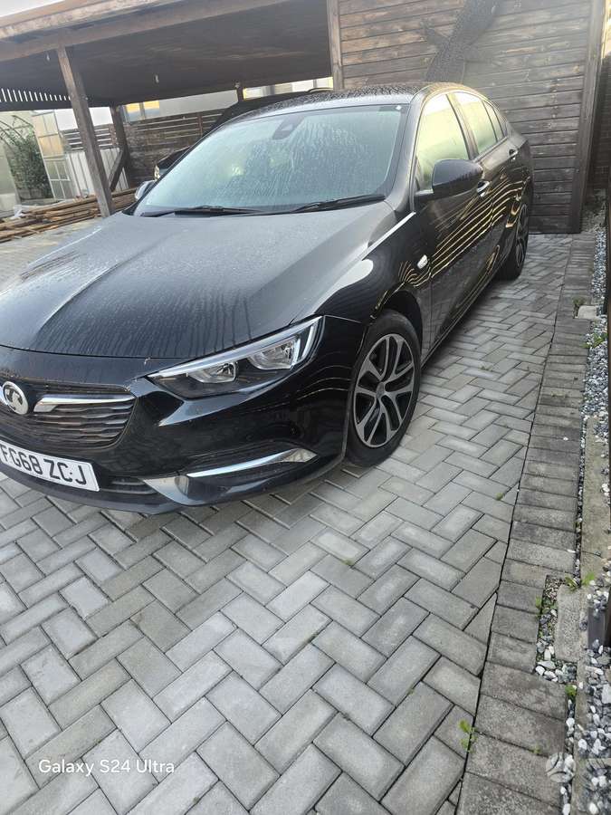 Opel Insignia dalimis. Anglas dalimis