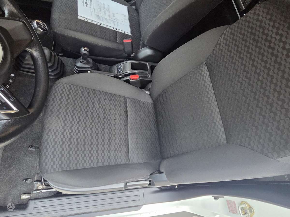 Suzuki Jimny - 10
