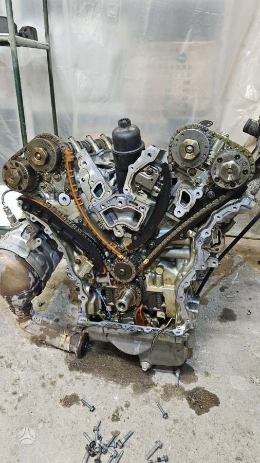 Chrysler Pacifica body parts