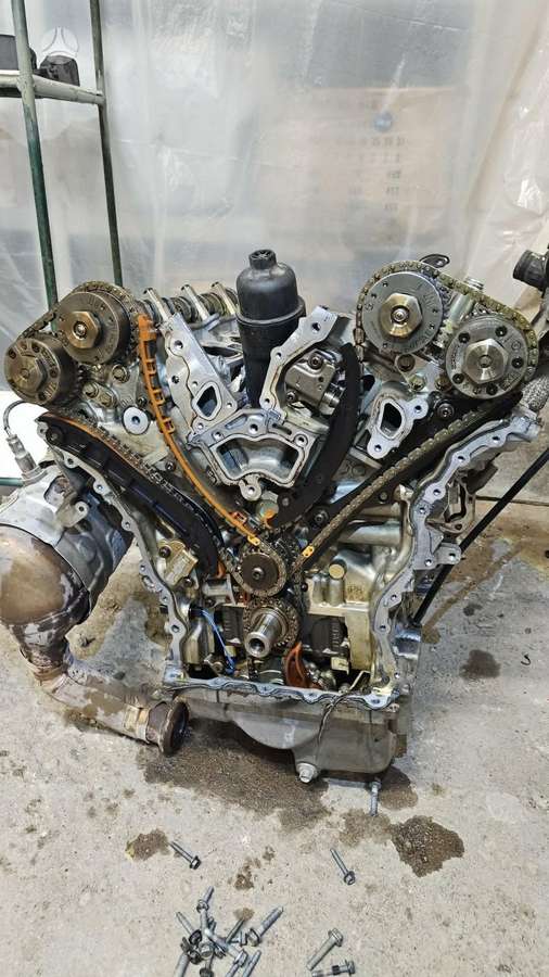 Chrysler Pacifica детали кузова