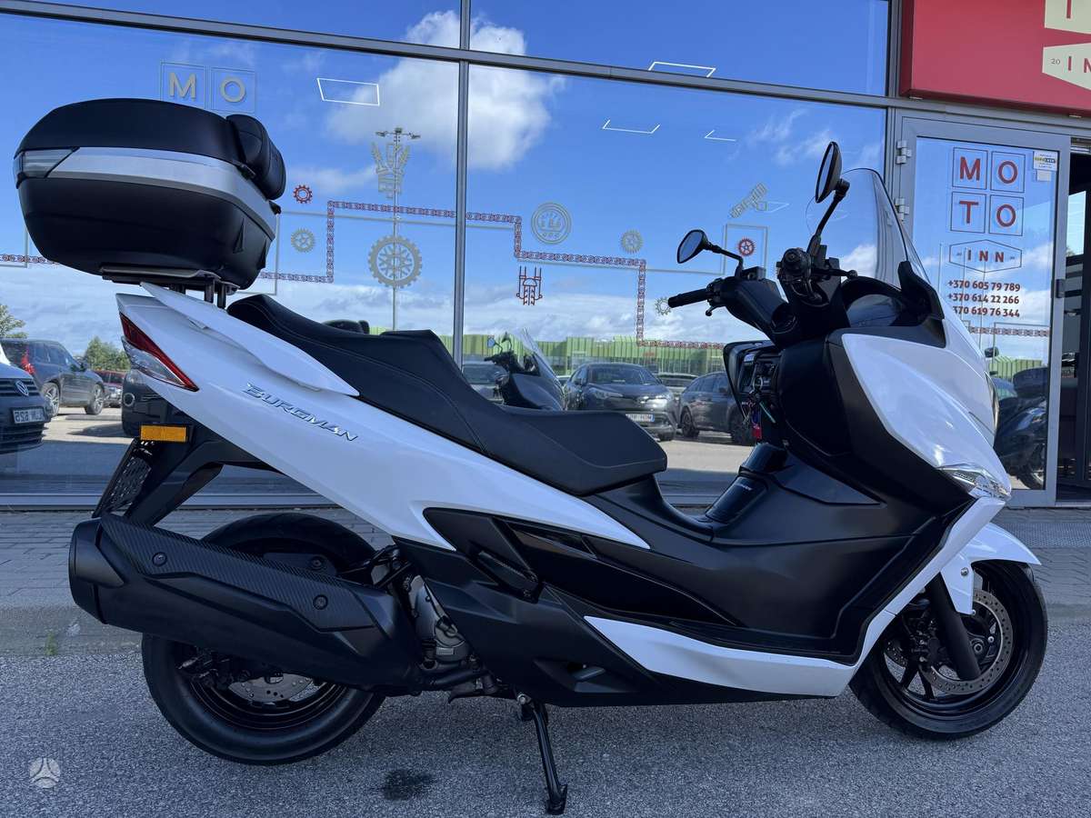 Suzuki Burgman 400cc, scooters / mopeds