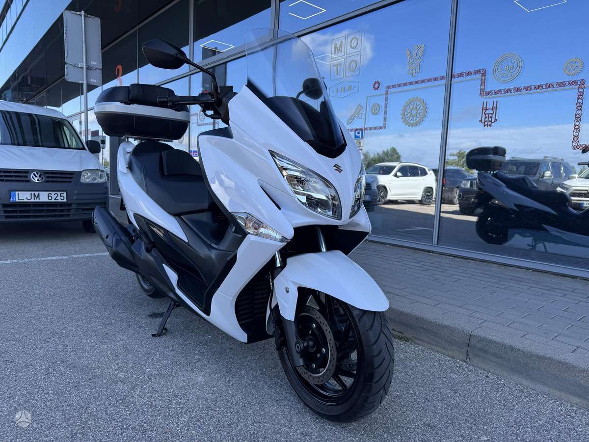 Suzuki Burgman 400cc, scooters / mopeds