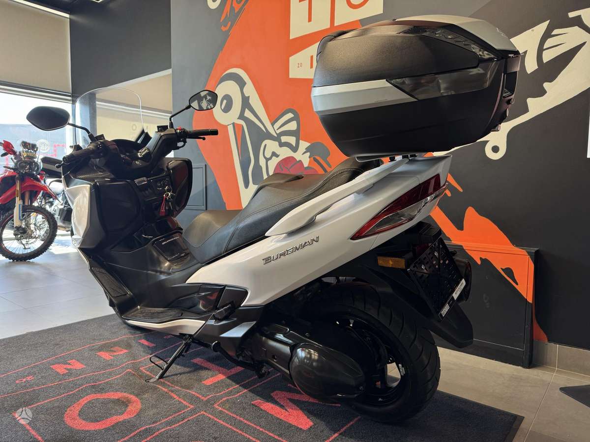 Suzuki Burgman 400cc, scooters / mopeds