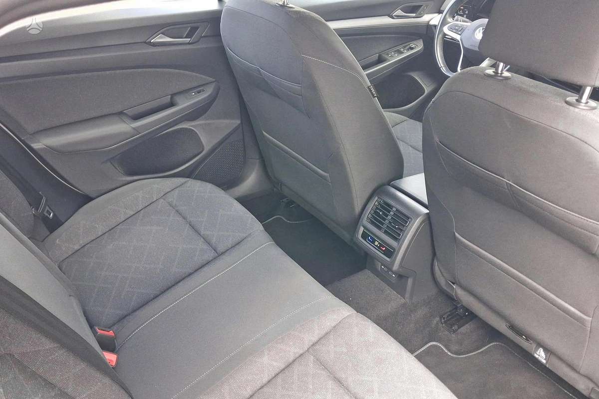 Volkswagen Golf - 9