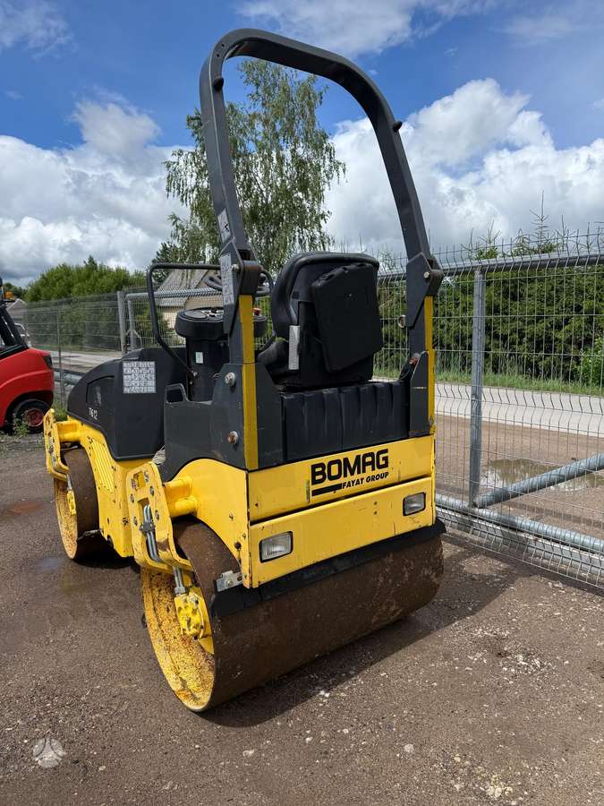 Bomag BW120AD-4, vibrator / compactor