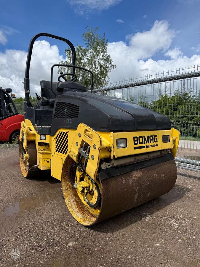 Bomag BW120AD-4, vibrator / compactor