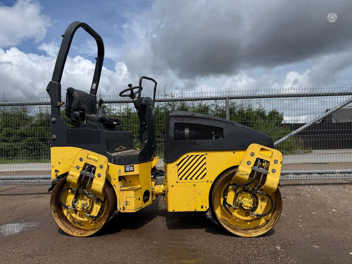 Bomag BW120AD-4, vibrator / compactor