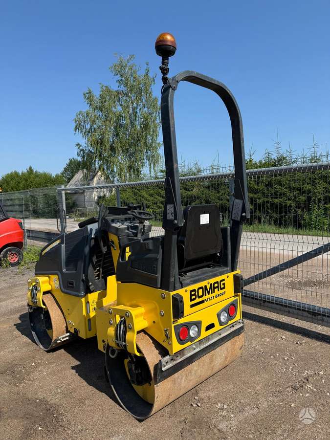 Bomag BW100ADM-5, vibrator / compactor