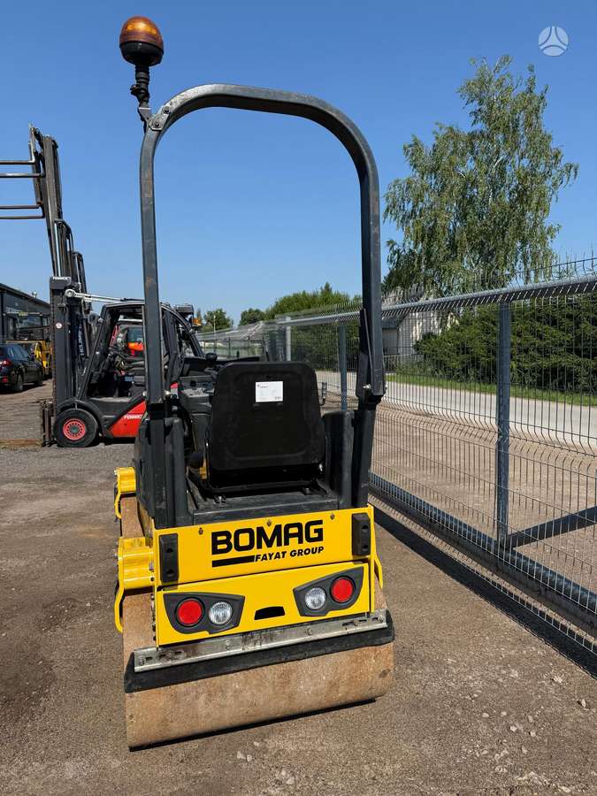 Bomag BW100ADM-5, vibro technika