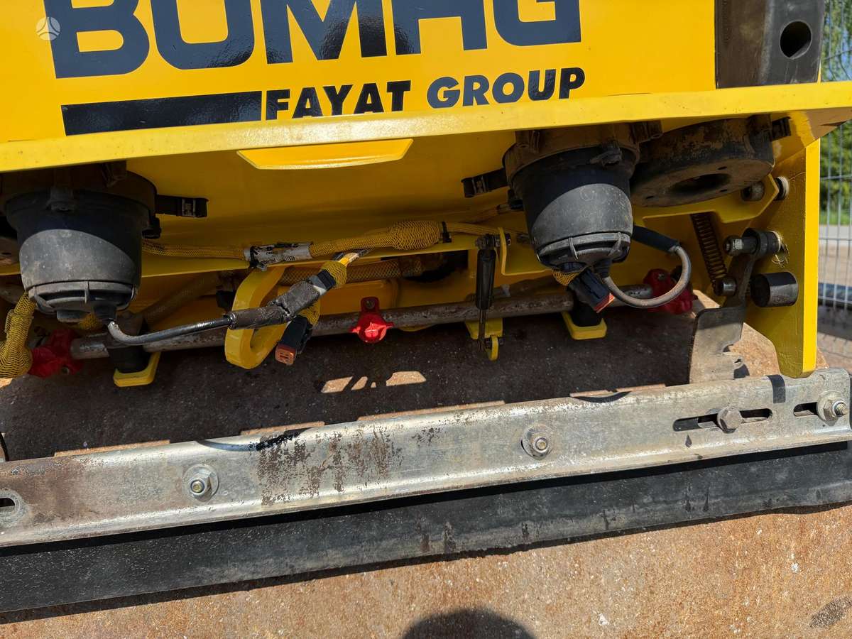 Bomag BW100ADM-5, vibrator / compactor