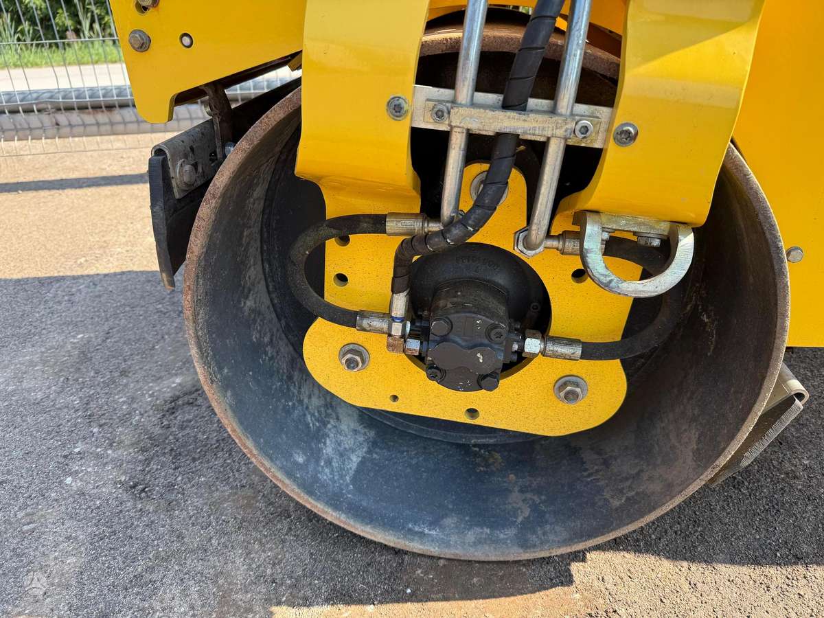 Bomag BW100ADM-5, vibrator / compactor