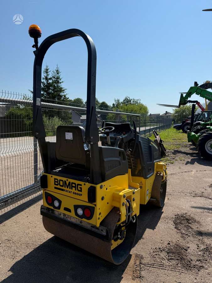 Bomag BW100ADM-5, vibrator / compactor