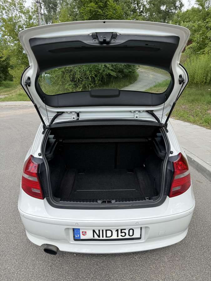 BMW 118, 2.0 l., hatchback