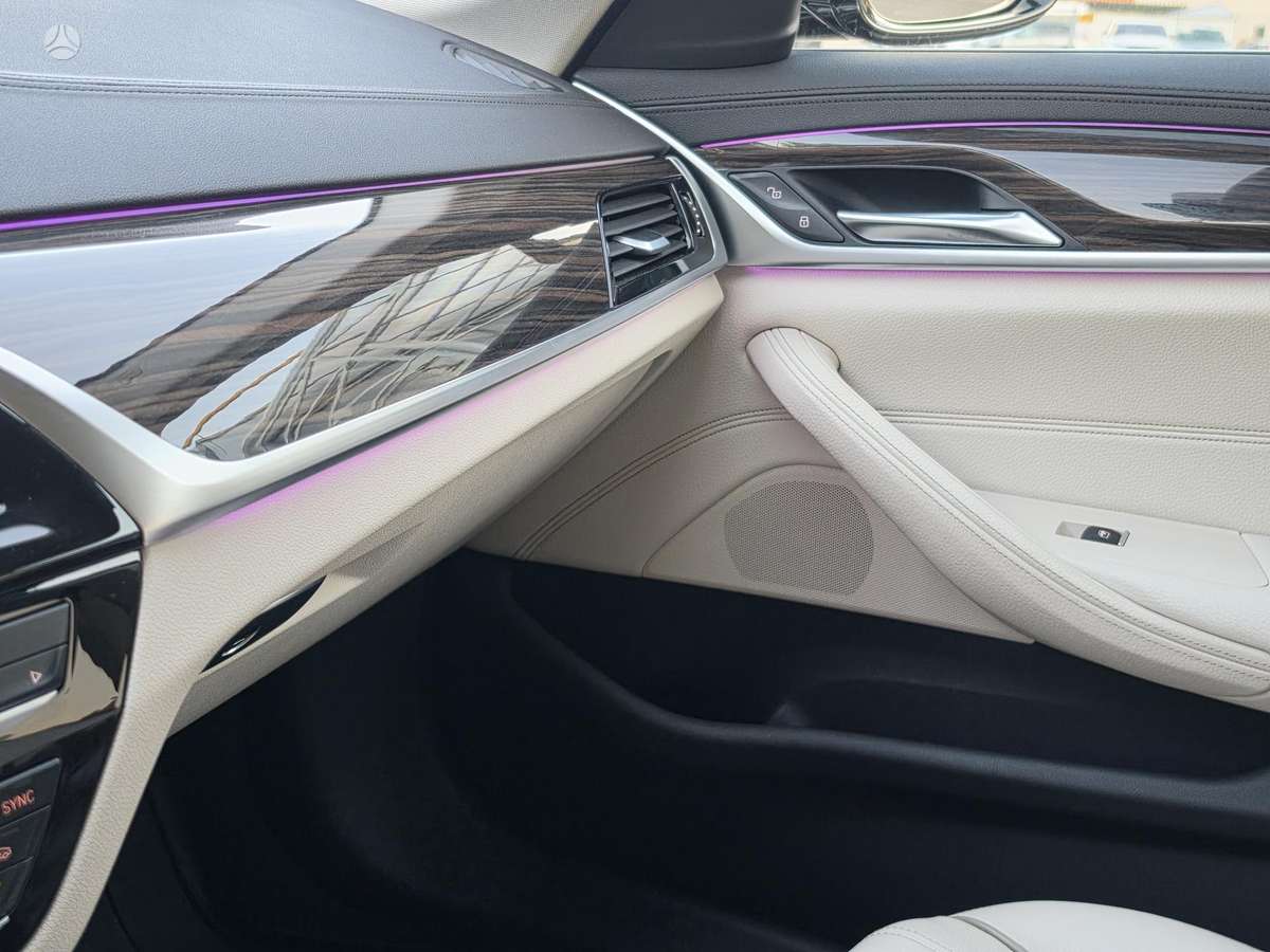 BMW 520, 2.0 l., Седан