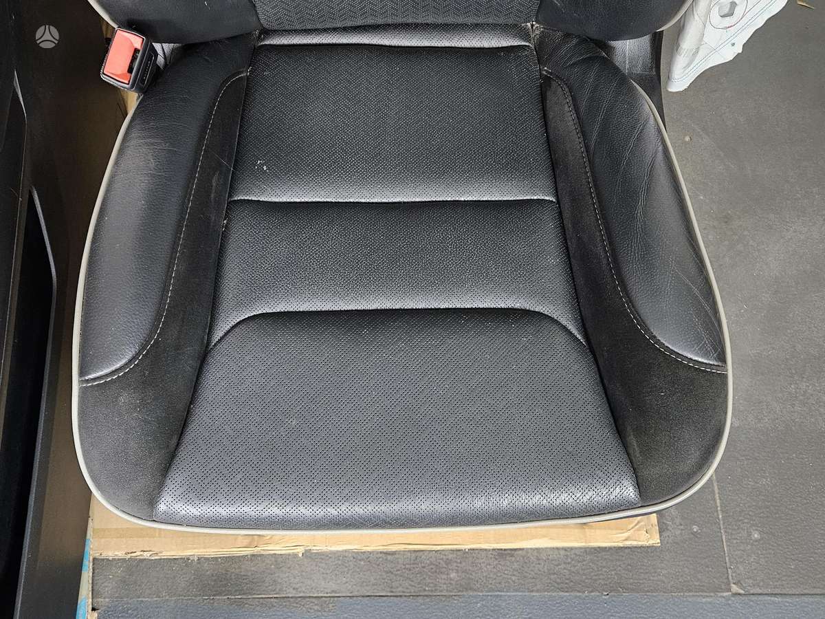 Dodge Ram sēdekļi