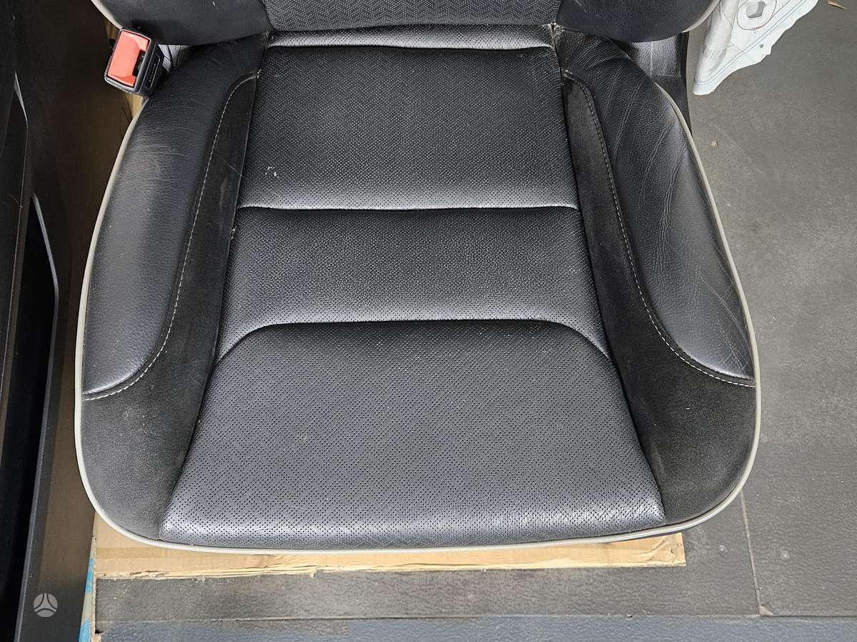 Dodge Ram sėdynės