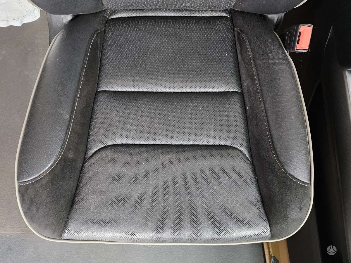 Dodge Ram sēdekļi