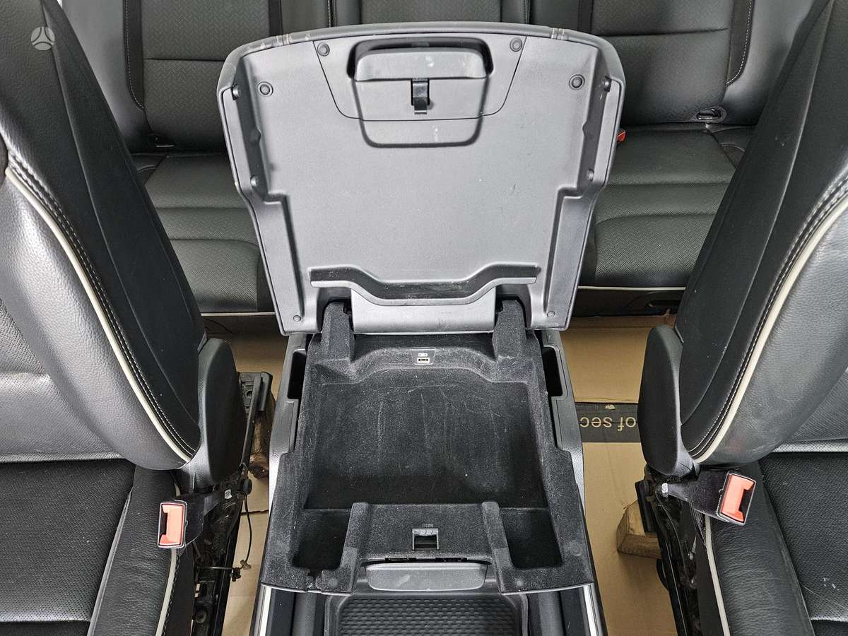Dodge Ram sēdekļi