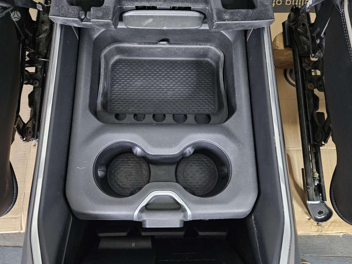 Dodge Ram sēdekļi