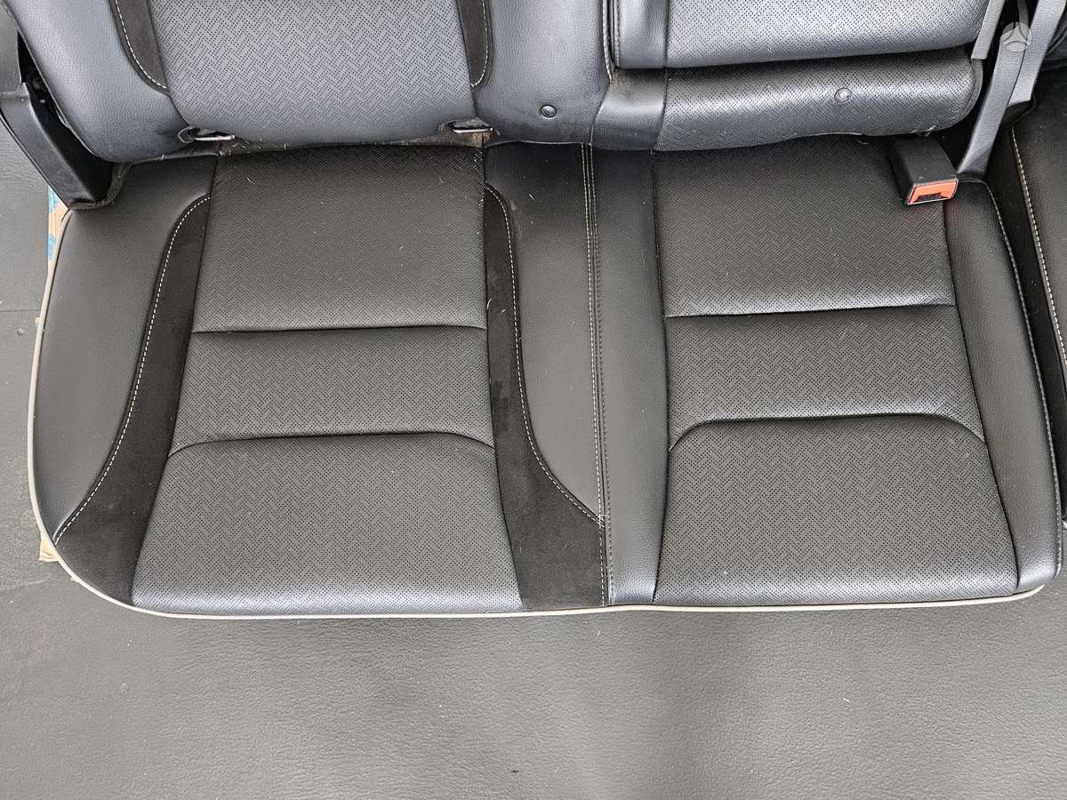 Dodge Ram sēdekļi