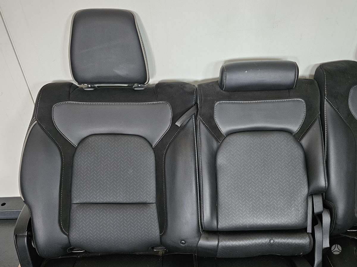 Dodge Ram sēdekļi