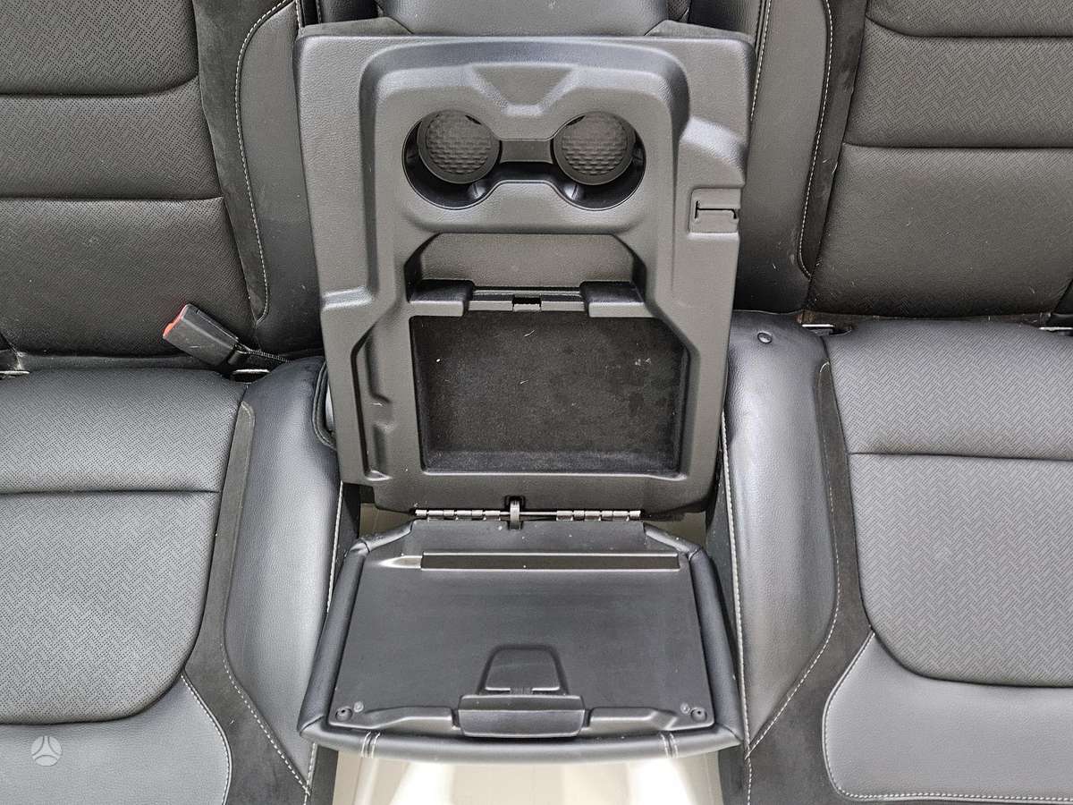Dodge Ram sēdekļi