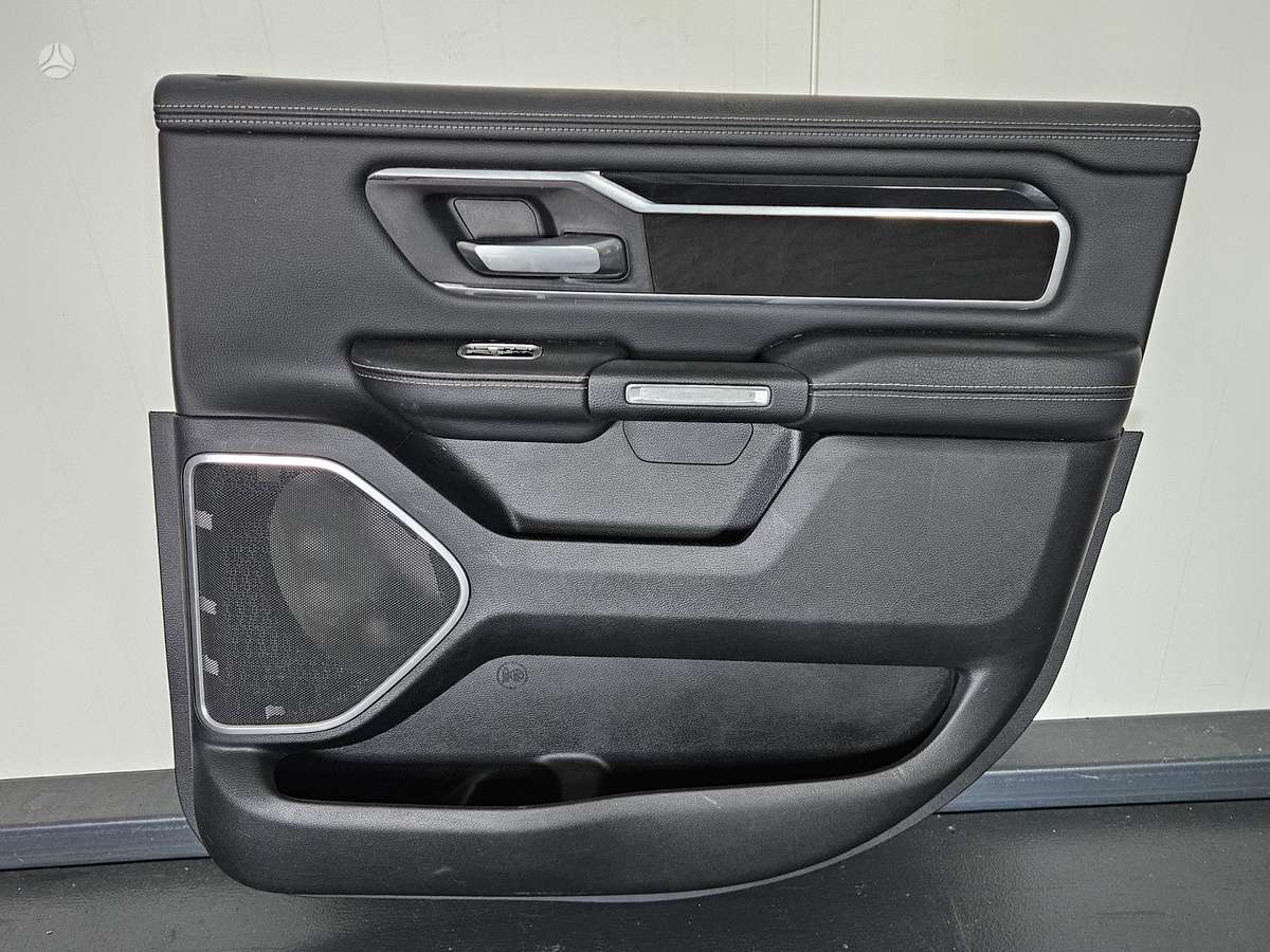 Dodge Ram sēdekļi