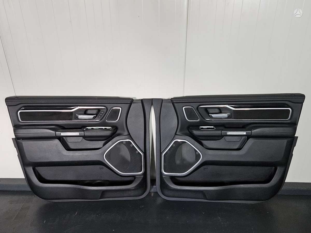 Dodge Ram sēdekļi