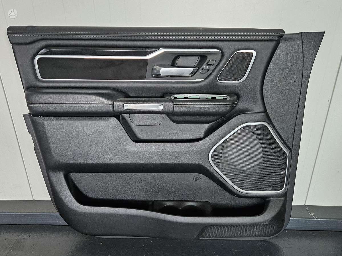 Dodge Ram сиденья