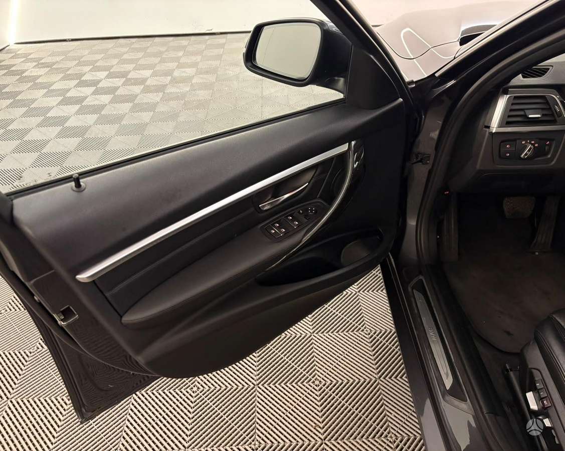 BMW 330, 3.0 l., wagon