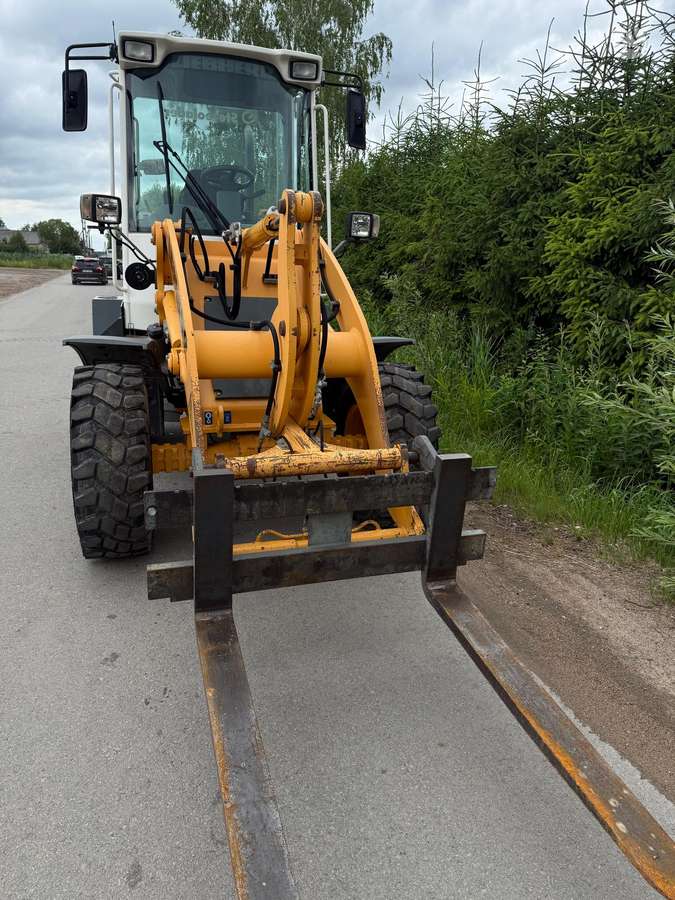 Liebherr L506 Stereo, frontal loader