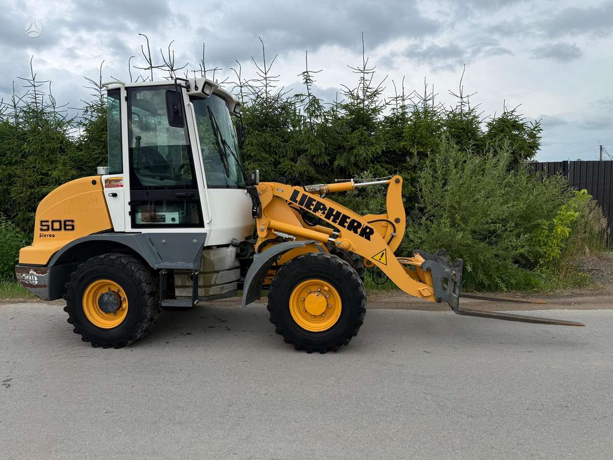 Liebherr L506 Stereo, frontal loader
