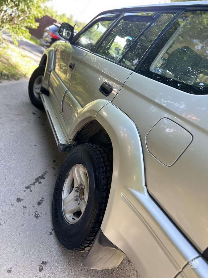 Toyota Land Cruiser - 12