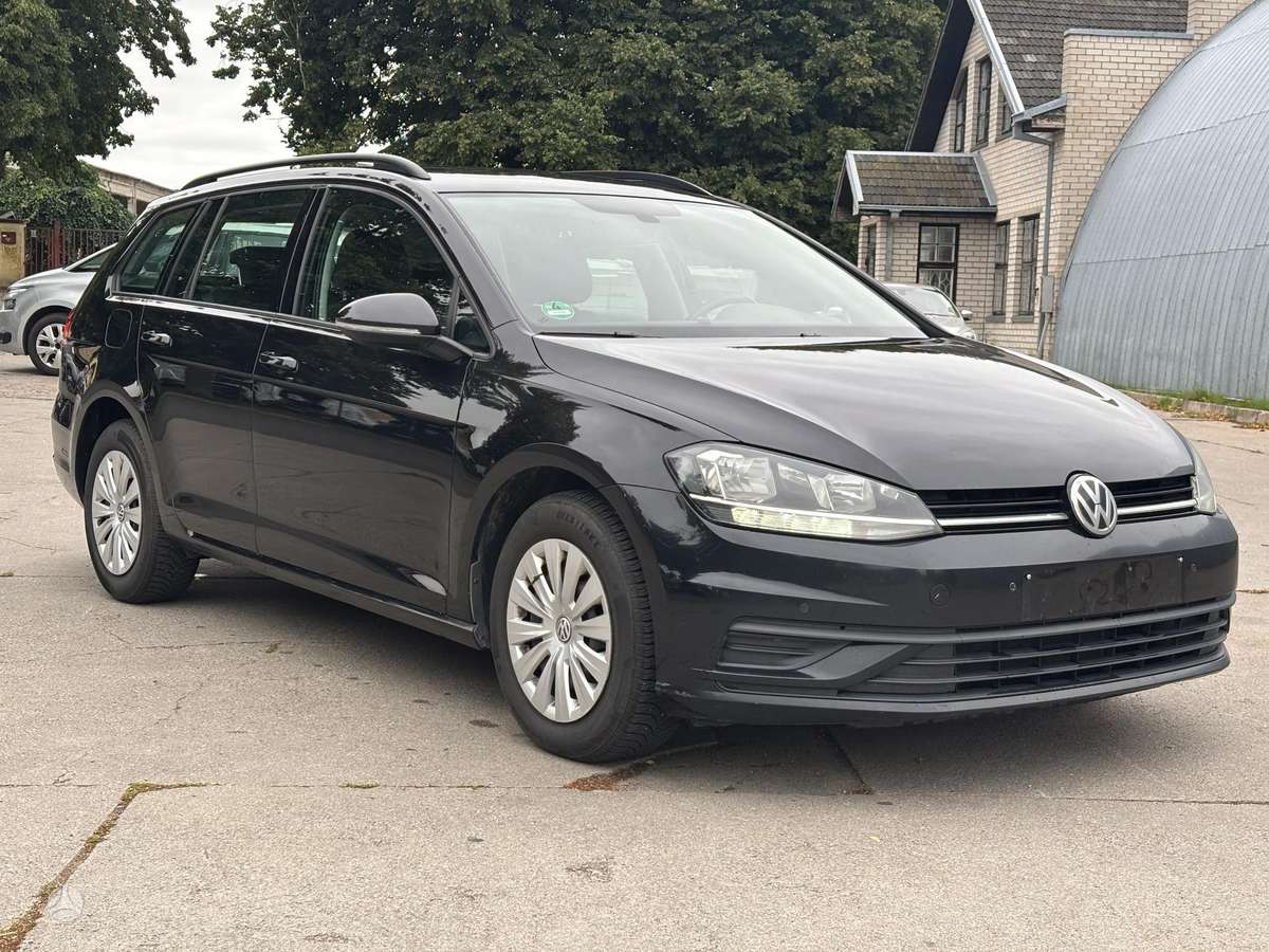 Volkswagen Golf - 2