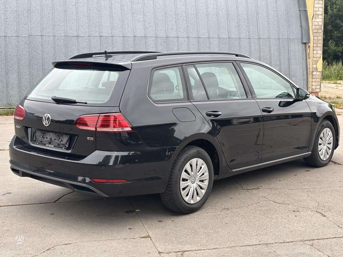 Volkswagen Golf - 3