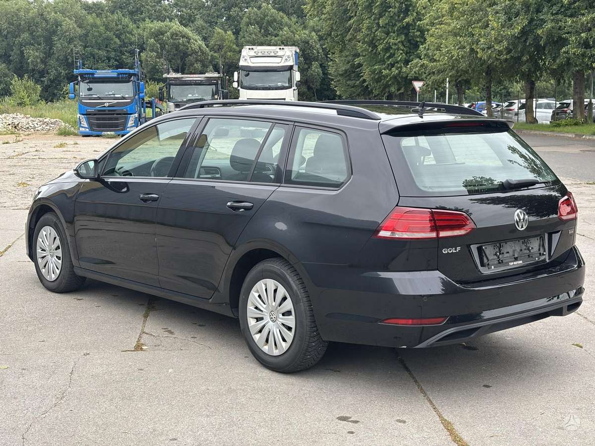 Volkswagen Golf - 4
